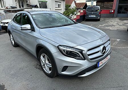 Mercedes-Benz GLA 200 GLA -Klasse /Navi/Xenon/Kamera