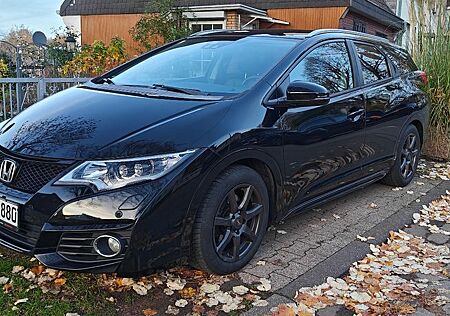 Honda Civic 1.6 i-DTEC Executive Tourer Black Edition
