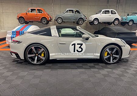 Porsche 992 Targa Heritage ohne Zulassung, ohne Km