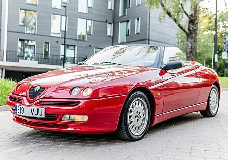 Alfa Romeo Spider 2.0 / Japan Import / MINT CONDITION!!