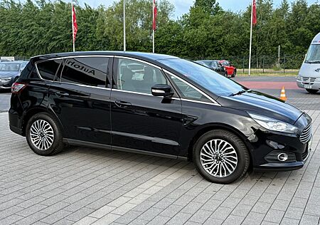 Ford S-Max Titanium