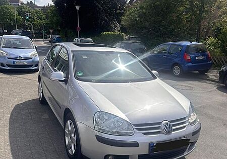 VW Golf Volkswagen 5 1.6 Automatik| TÜV|Klima | Schiebedach