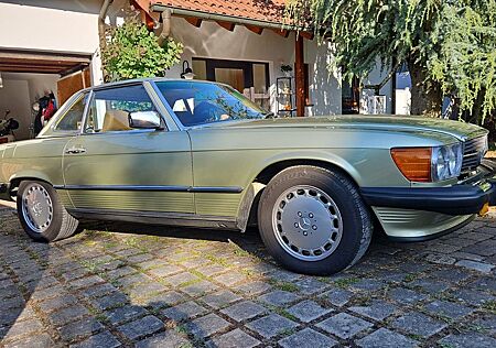 Mercedes-Benz SL 560
