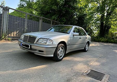 Mercedes-Benz C 180 ELEGANCE Automatik Schiebedach Sitzheizung