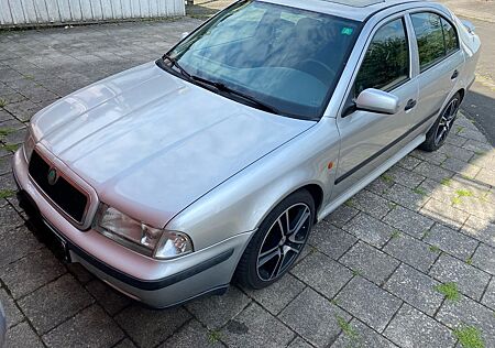 Skoda Octavia 1.8 20V SLX SLX