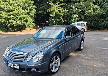 Mercedes-Benz E 320 CDI 4MATIC ELEGANCE Standheizung AHK TÜV