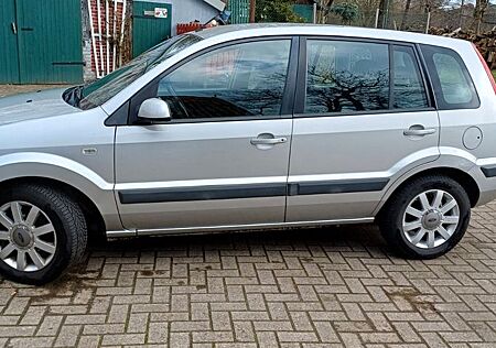 Ford Fusion 1,4 16V + +
