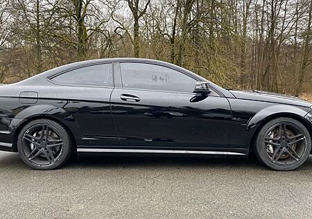 Mercedes-Benz C 63 AMG Coupe USA Papiere/Verzollt/Rostfrei