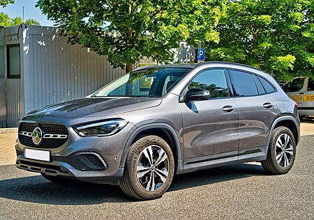 Mercedes-Benz GLA 220 d 360° Distronic AKH