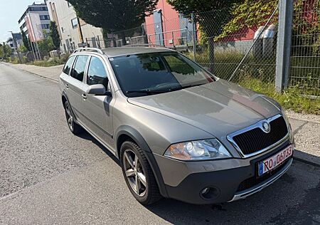 Skoda Octavia Combi 2.0 TDI PD DPF 4x4 Scout