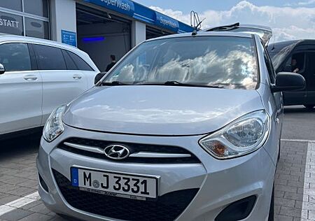 Hyundai i10 Facelift/ TÜV NEU bis 04/27 / Teilleder