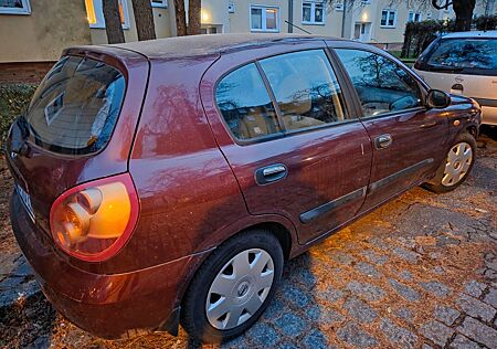 Nissan Almera Comfort 1.5i Comfort