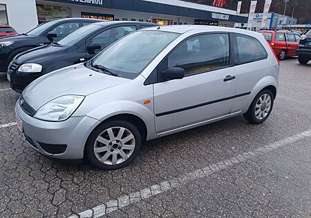 Ford Fiesta Futura. TÜV NEU