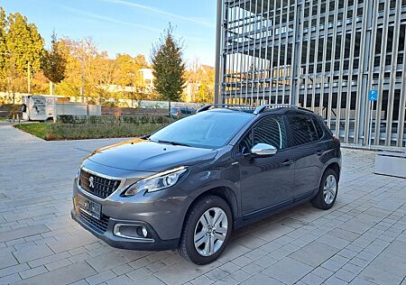 Peugeot 2008 Style Panorama Scheckheft Klimaautomatik