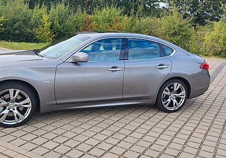 Infiniti M30 30d S V6 Auto -
