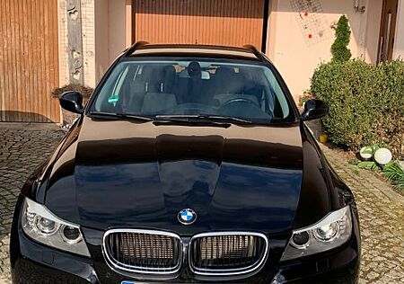 BMW 318i Touring -