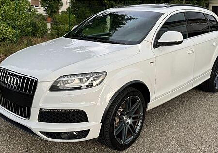 Audi Q7 3.0 TDI quattro 3x S Line 7Sitzer Panorama