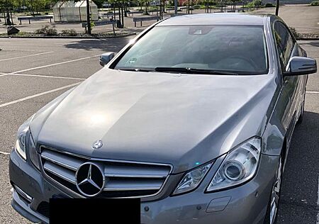 Mercedes-Benz E 220 Coupé CDI BlueEFFICIENCY ELEGANC...