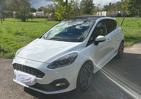 Ford Fiesta 1,5 EcoBoost ST mit Leder-Exklusiv-Pa...