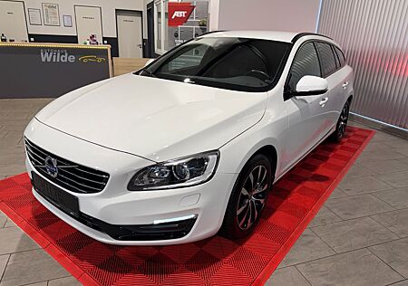 Volvo V60 Kombi Linje Svart Navi Leder AHK Notbrems