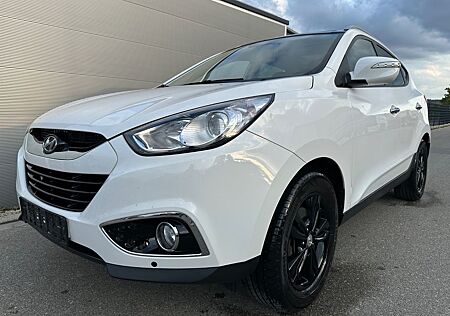 Hyundai ix35 Premium 4WD/ StandHeizung/SHZ/NAVI/PANO