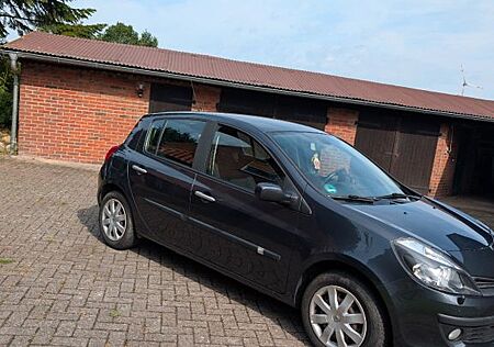 Renault Clio Initiale 1.6 16V ESP 82kW Initiale
