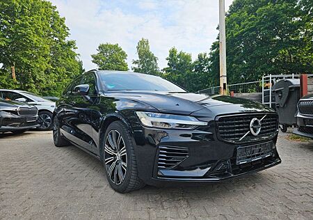 Volvo V60 Kombi Plus Dark Recharge Plug-In Hybrid AWD