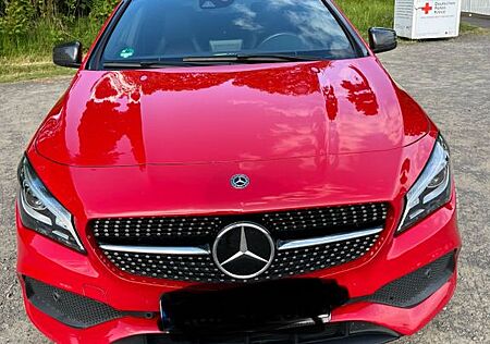 Mercedes-Benz CLA 220 Shooting Brake AMG Line 4Matic