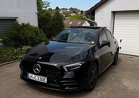 Mercedes-Benz A 250 e AMG/PANO/BURM/ALCANTARA