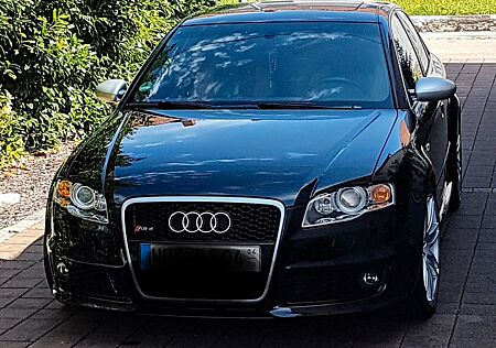 Audi RS4 4.2 quattro - V8- 4.2l -exclusive