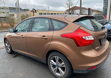 Ford Focus Lim. KLIMA 1.HAND TÜV06.25 MIT GARANTIE