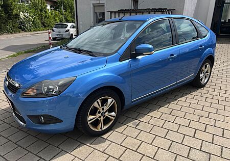 Ford Focus Lim. Titanium SITZHEIZUNG NAVI TUV/NEU