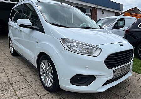 Ford Tourneo Courier 1.5 CDTI Titanium NAVI PDC KAM