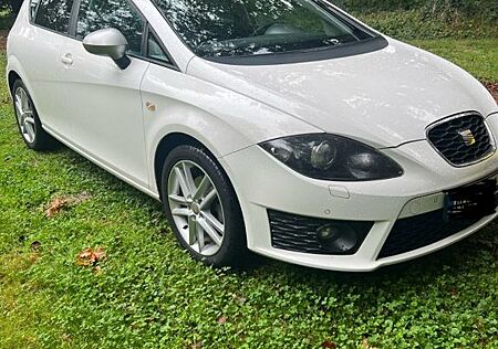 Seat Leon 1.4 TSI FR // Unfallfrei/Navi/8-Fach Bereif