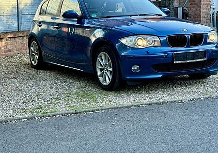 BMW 120i -E87