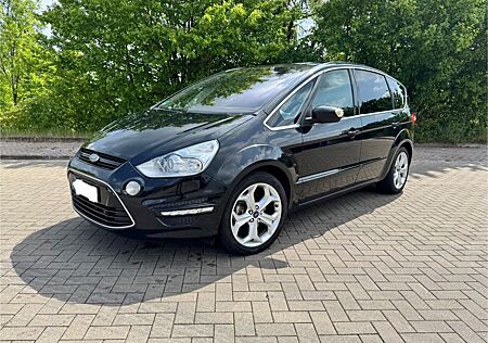 Ford S-Max 2,0 TDCi Titanium mit AHK, LMR, Panorama