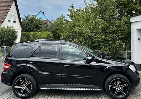 Mercedes-Benz ML 350 CDI 4MATIC 7G schwarz, 231 PS, 186'km TOP