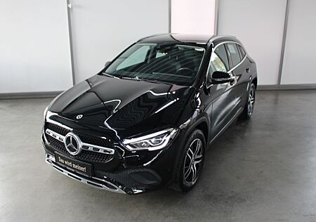Mercedes-Benz GLA 200 Progressive LED Kamera Business MBUX