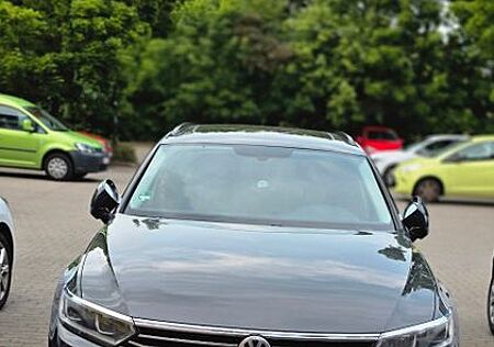 VW Passat Variant Volkswagen 2.0 TDI SCR 140kW DSG BMT 4M ...
