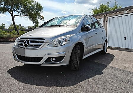 Mercedes-Benz B 200 - wenig KM/top gepflegt/aus Seniorenhand