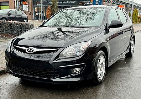 Hyundai i30 1.6 CRDi 66 kW FIFA WM Edition*TÜV 7.25*