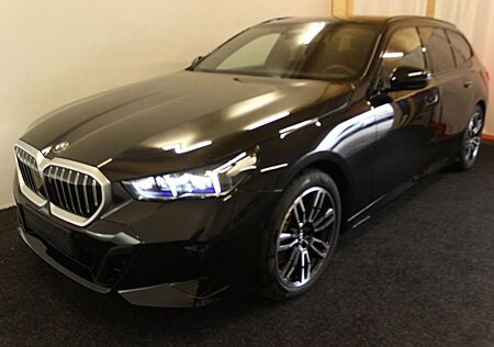 BMW 520d xDrive Touring M Sport AHK H&K HUD 4400 KM