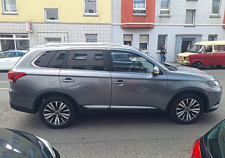 Mitsubishi Outlander 2.0 MIVEC Active ClearTec 2WD CVT ...