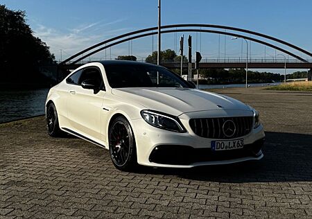 Mercedes-Benz C 63 AMG Mercedes-AMG C 63 S Autom. Mercedes...