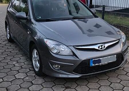 Hyundai i30 blue