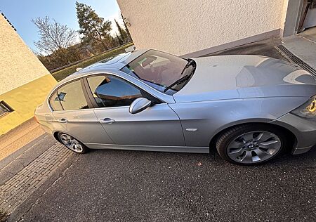 BMW 330i - Top gepflegt, standheizung VOLLAUSSTATTUN