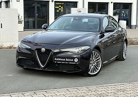 Alfa Romeo Giulia Super 2.0 Turbo *Navi*Harman-Kardon*SHZ*