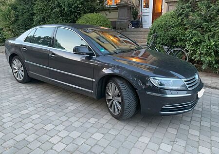 VW Phaeton Volkswagen 3.0 V6 TDI 4MOTION Tiptronic 5-Sitzer -