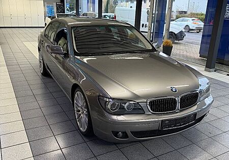 BMW 750 i *Top Zustand*