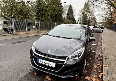 Peugeot 208 1.2 Benzin | 82 PS | manuell | TÜV 12/27
